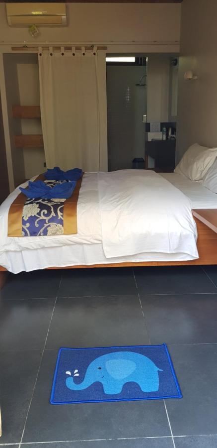 Blue Parrot Hotel Labuan Bajo Ngoại thất bức ảnh