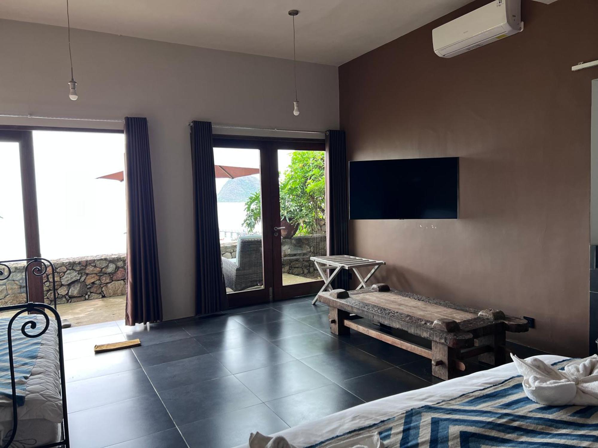 Blue Parrot Hotel Labuan Bajo Ngoại thất bức ảnh