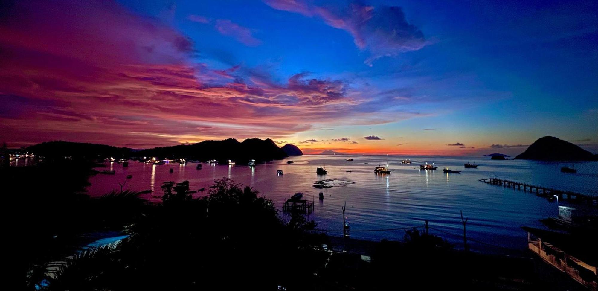 Blue Parrot Hotel Labuan Bajo Ngoại thất bức ảnh